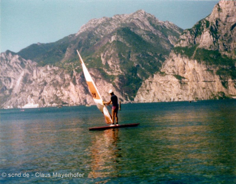 Der erste Surfer auf dem Gardasee 1975 vom SCND